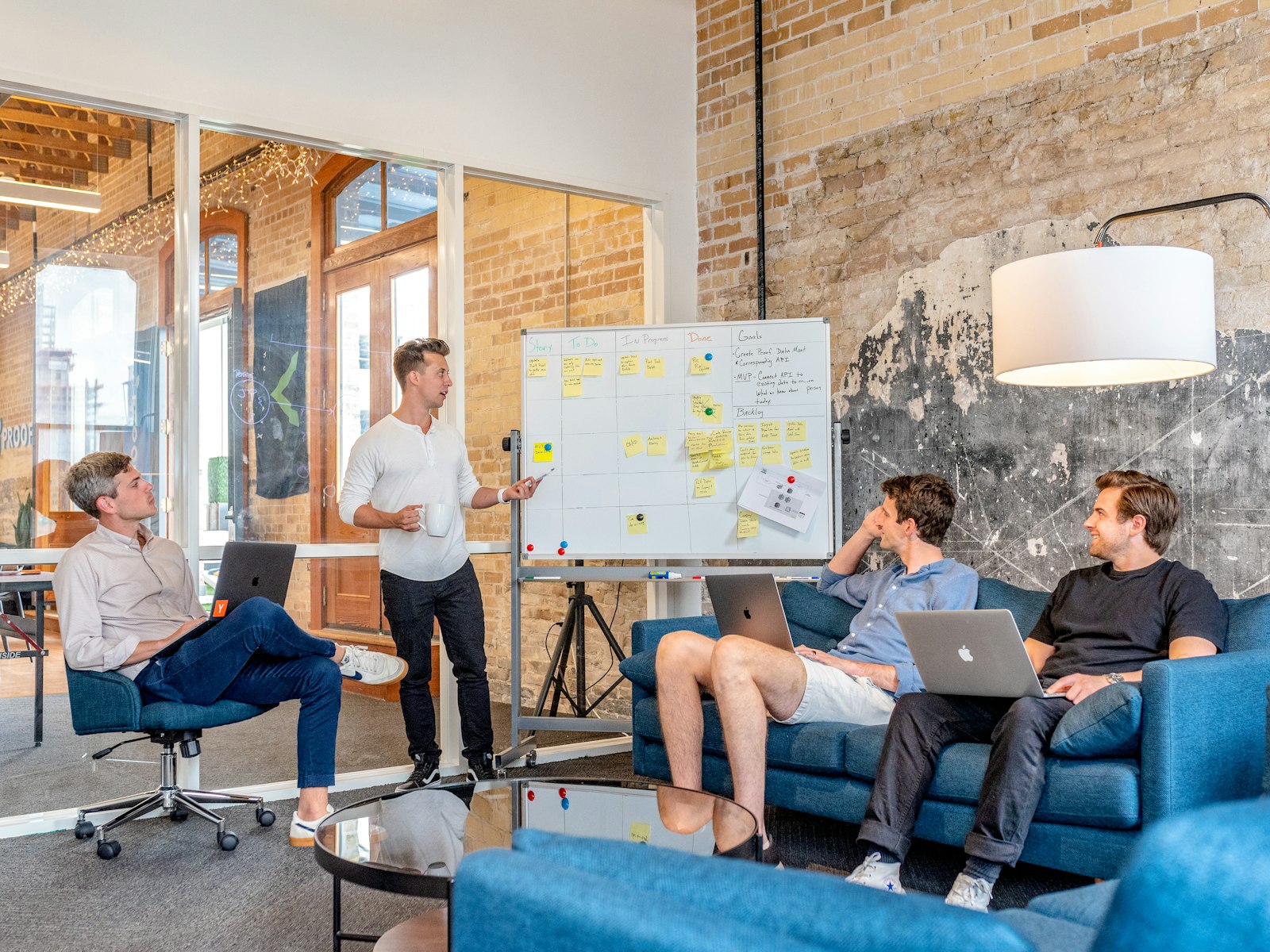 Prompting-Workshop: Mitarbeitende üben KI-Anwendungen am Whiteboard